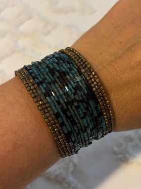 Vintage  Turquoise Black Brass Colored Beaded Fashion Flexible Cuff Bracelet